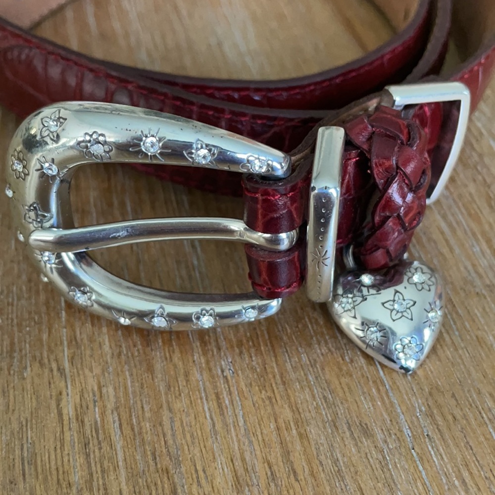 Brighton Red Croc Embossed Leather Belt Silver Heart Charm Size ML 32 - Picture 3 of 7